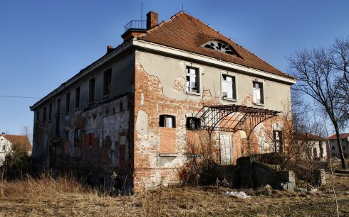 Projekt zabezpieczenia i przebudowy budynku dawnego pałacu w Golędzinowie